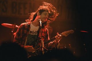 Kurt Vile řídil vysokozdvižný vozík. Dnes patří k oceňovaným kytaristům - Seznam Zprávy